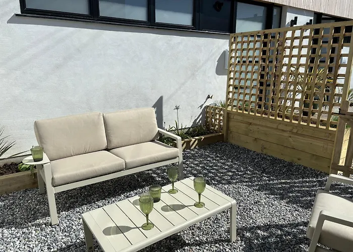 Coastal Retreat In Babbacombe - Cary Cottage